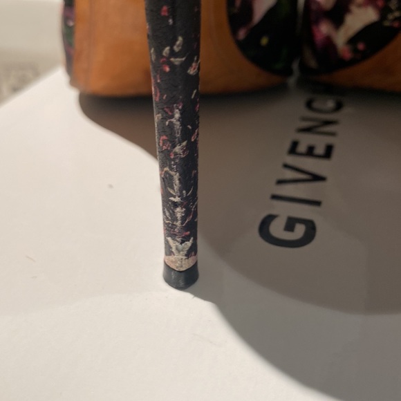 Givenchy floral camouflage print heels with shark lock size 40 - Picture 3 of 8